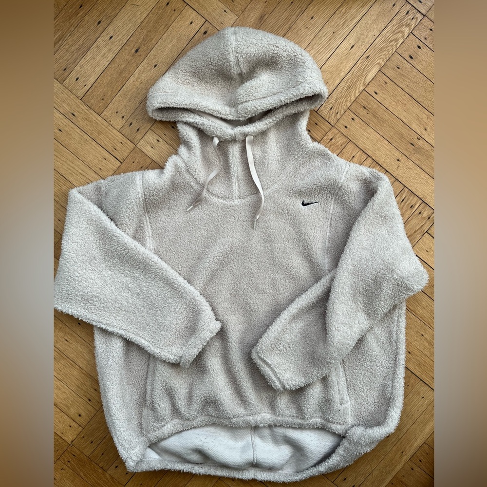 Nike thermafit Sherpa sweatshirt in cream size L